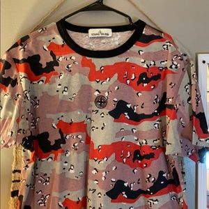 Stone island red camo large tee